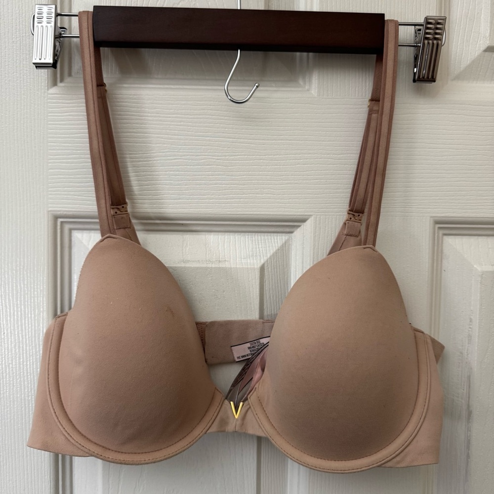 Victoria's Secret Nude/Tan Molded Push-Up Bra